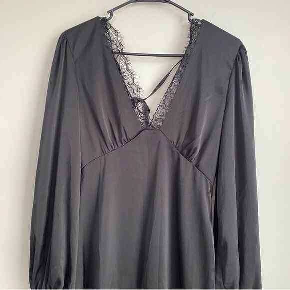 Lichi Mini dress with lace inserts and back ties - Picture 2 of 10